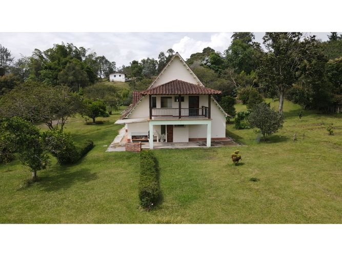Finca en arriendo en El Capiro, Rionegro, 300 m² · foto 2 de 24