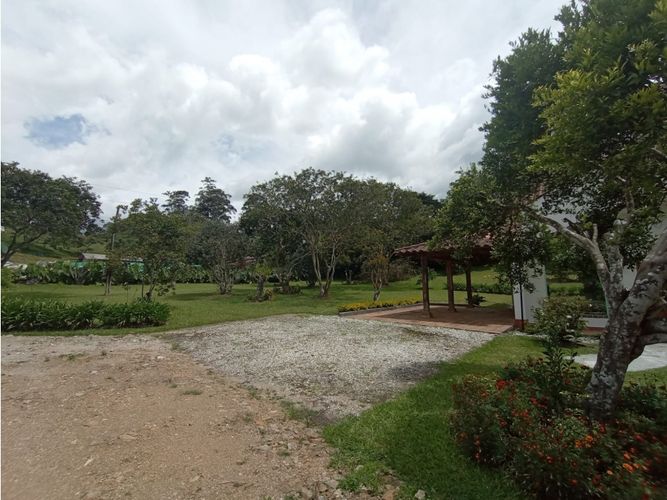 Finca en arriendo en El Capiro, Rionegro, 300 m² · foto 12 de 24