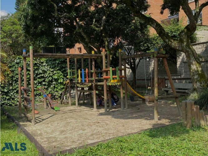 Apartamento de 3 alcobas en venta en El Poblado, Medellín, 138 m² · foto 20 de 24