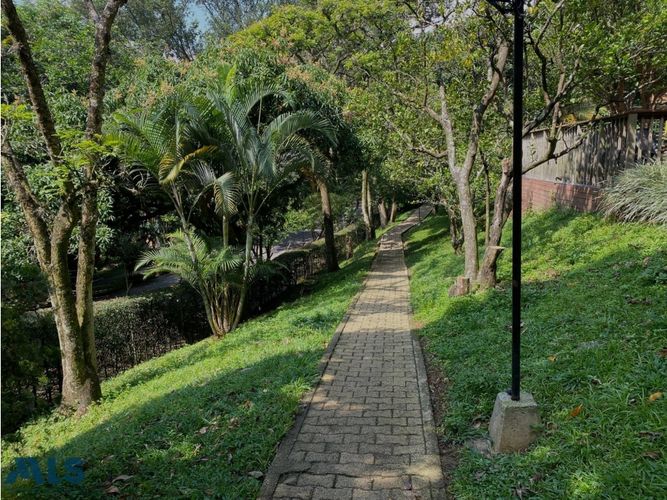 Apartamento de 3 alcobas en venta en El Poblado, Medellín, 138 m² · foto 21 de 24