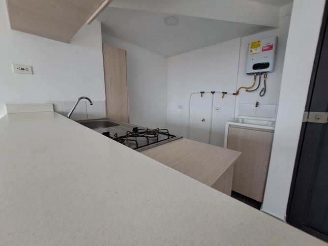 Apartamento de 2 alcobas en arriendo en Cristobal, Medellín, 55 m² · foto 4 de 14