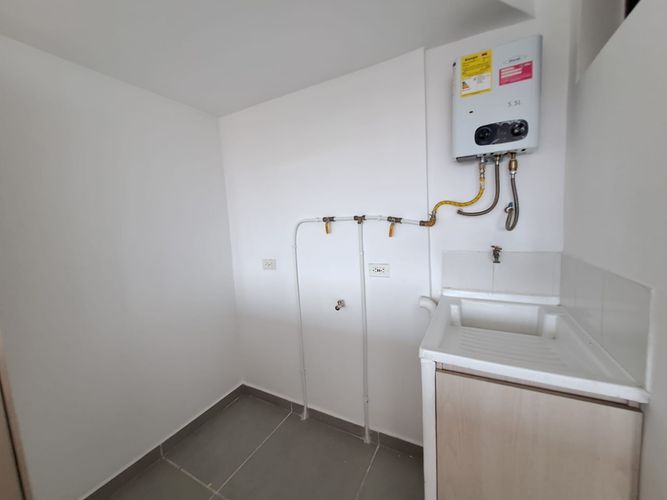 Apartamento de 2 alcobas en arriendo en Cristobal, Medellín, 55 m² · foto 13 de 14