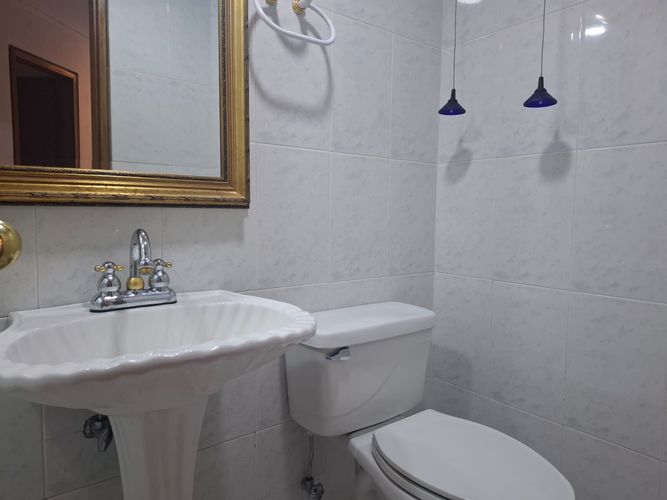 Apartamento de 2 alcobas en venta en El Poblado, Medellín, 90 m² · foto 18 de 19