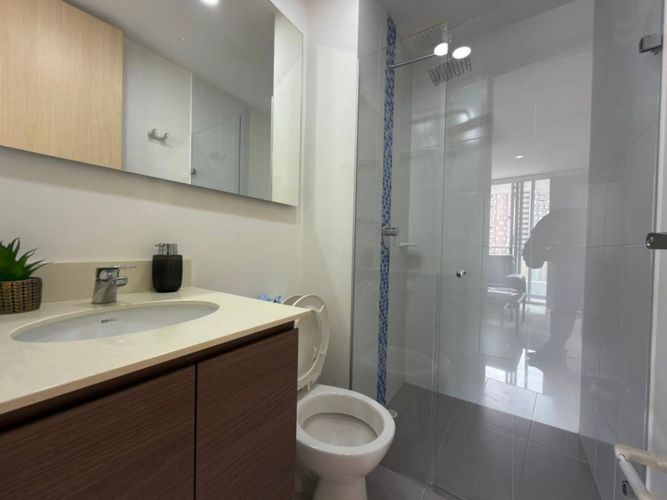 Apartamento de 2 alcobas en arriendo en Loma Del Indio, Medellín, 87 m² · foto 7 de 16