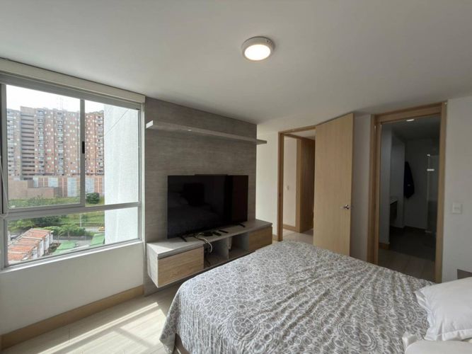 Apartamento de 2 alcobas en arriendo en Loma Del Indio, Medellín, 87 m² · foto 10 de 16