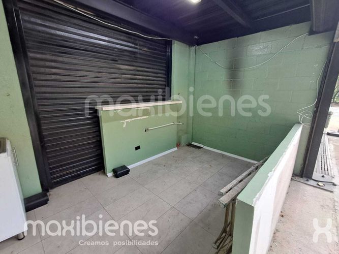 Local en arriendo en Los Colores, Medellín, 15 m² · foto 3 de 12