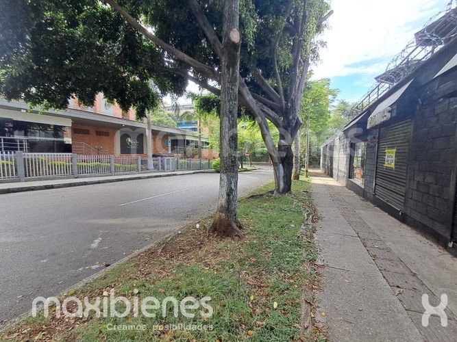 Local en arriendo en Los Colores, Medellín, 15 m² · foto 7 de 12