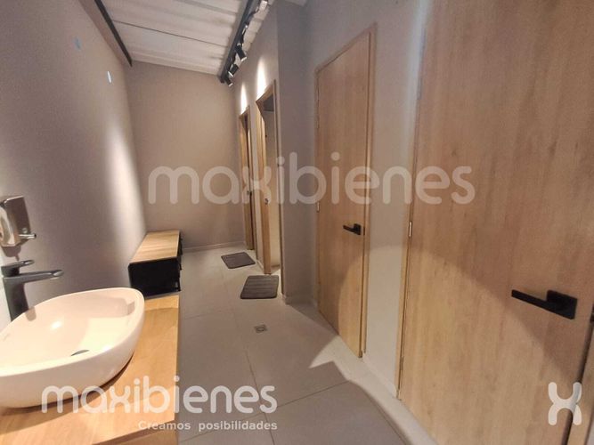 Local en arriendo en Los Colores, Medellín, 15 m² · foto 11 de 12