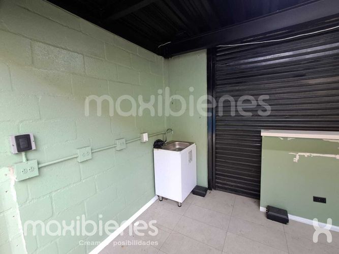 Local en arriendo en Los Colores, Medellín, 15 m² · foto 12 de 12