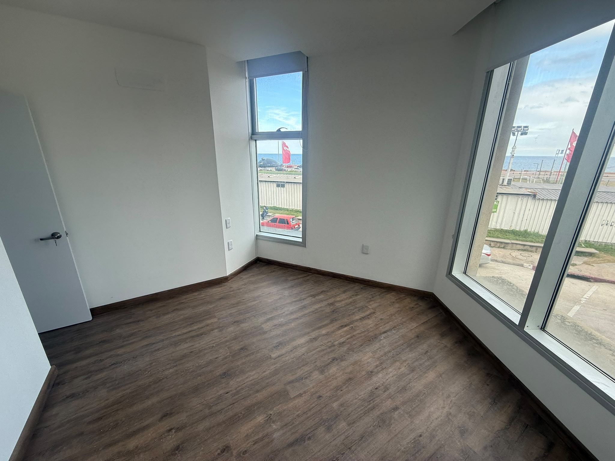 Departamento a estrenar en frente a la Rambla