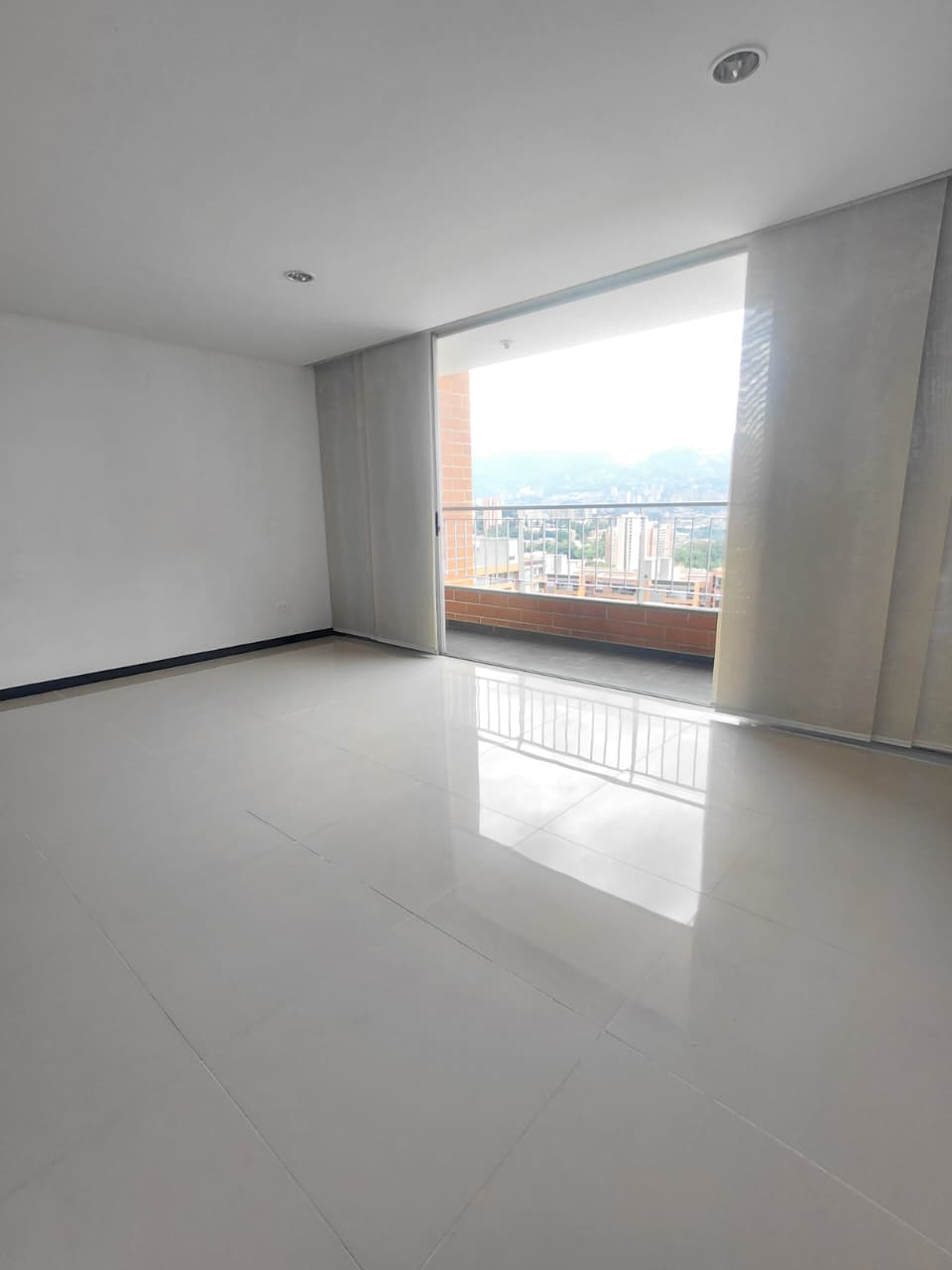 Apartamento en arriendo en Las Antillas, Envigado · foto 2 de 12