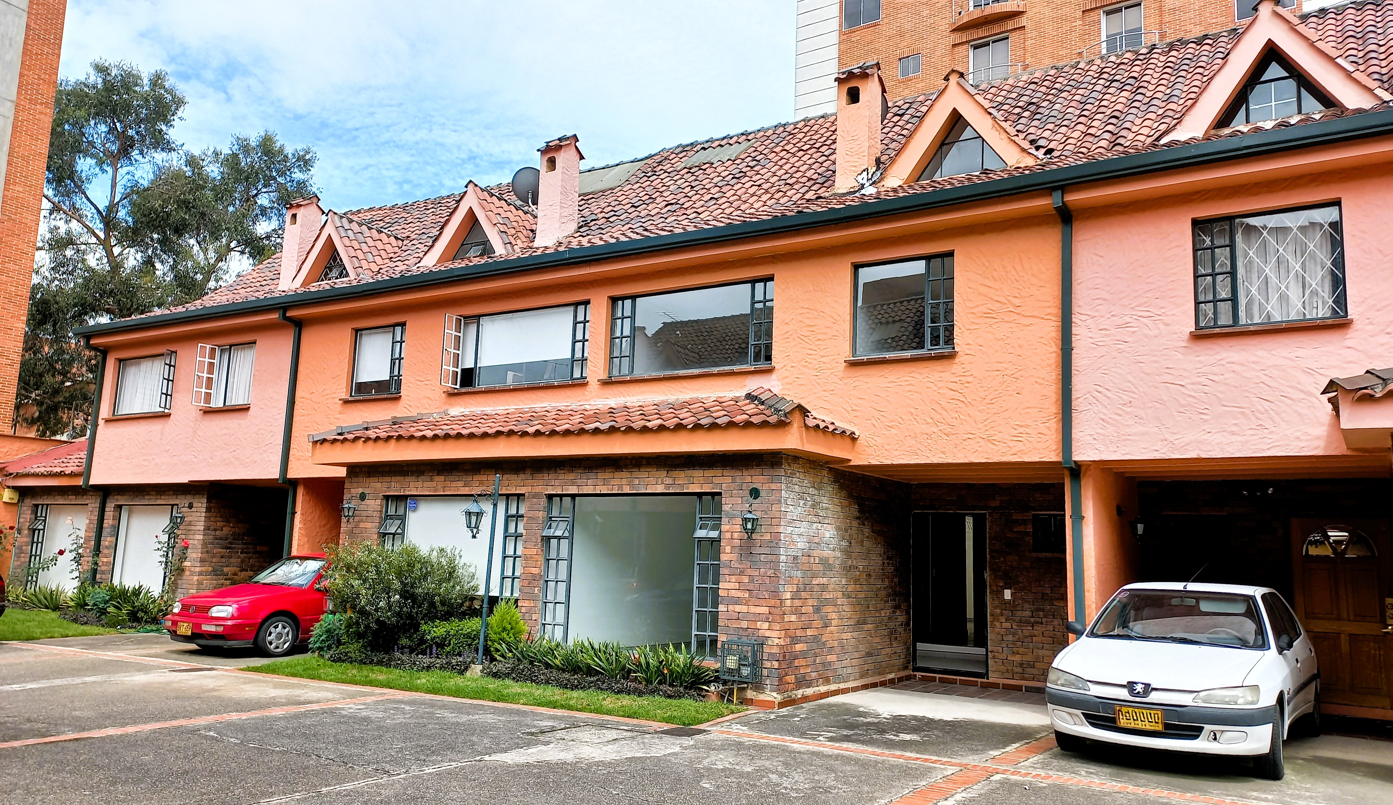 Casa en venta en Cedritos, Bogotá · foto 3 de 24