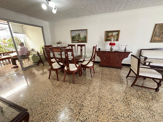 Casa de 4 alcobas en venta en Santa Anita, Cali, 260 m² · foto 4 de 24