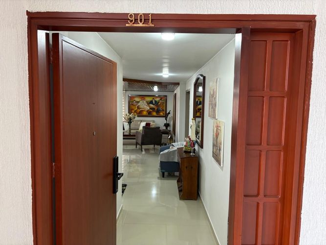 Apartamento de 4 alcobas en venta en Sotomayor, Bucaramanga, 176 m² · foto 3 de 19