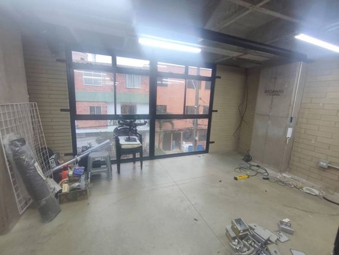 Bodega en venta en El Poblado, Medellín, 322 m² · foto 8 de 14