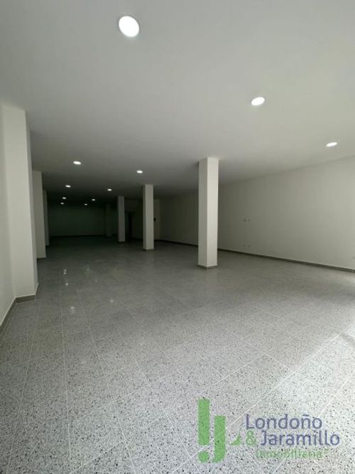 Local en venta en La Gloria, Itagüí, 200 m² · foto 4 de 5