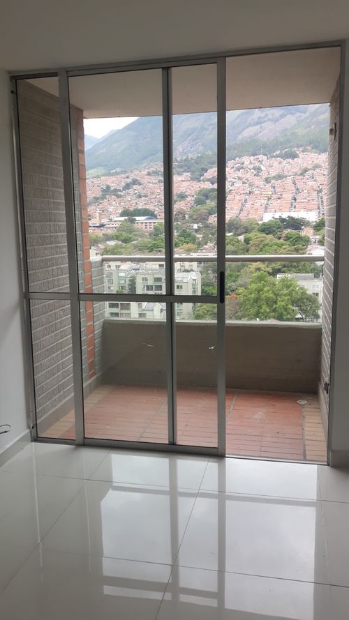 Apartamento de 3 alcobas en venta en Niquia, Bello, 82 m² · foto 3 de 24