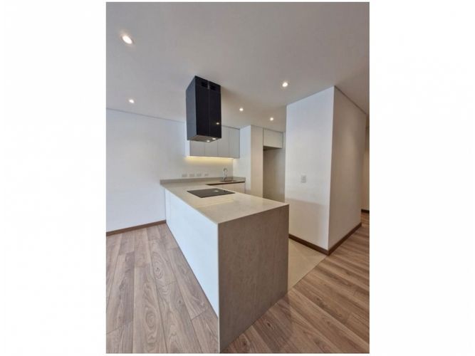 Apartamento de 2 alcobas en venta en San Patricio, Bogotá, 127 m² · foto 9 de 11