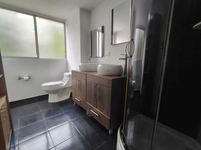 Apartamento de 3 alcobas en venta en El Poblado, Medellín, 100 m² · foto 15 de 16