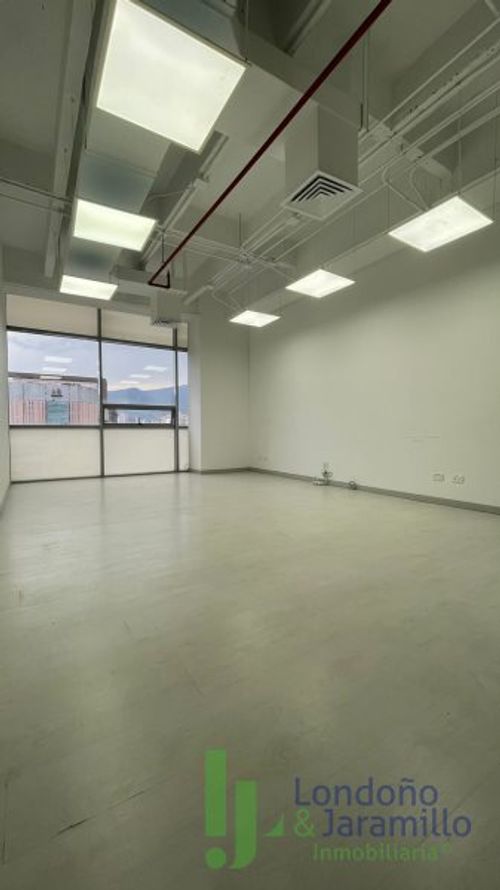 Oficina en venta en Primavera, Envigado, 37 m² · foto 2 de 4