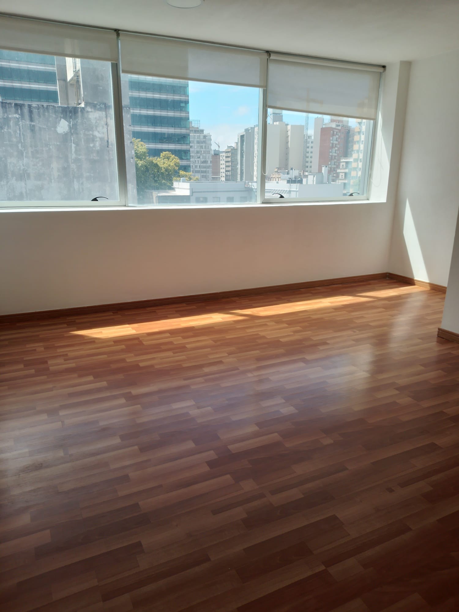 ALQUILER UN DORMITORIO CORDÓN. - Detalle