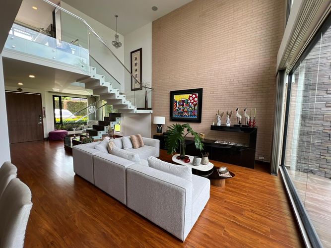 Casa de 3 alcobas en venta en Pueblo Viejo, Cota, 220 m² · foto 2 de 24