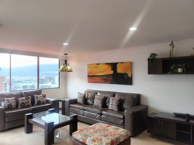 Apartamento de 3 alcobas en arriendo en El Poblado, Medellín, 159 m² · foto 3 de 19