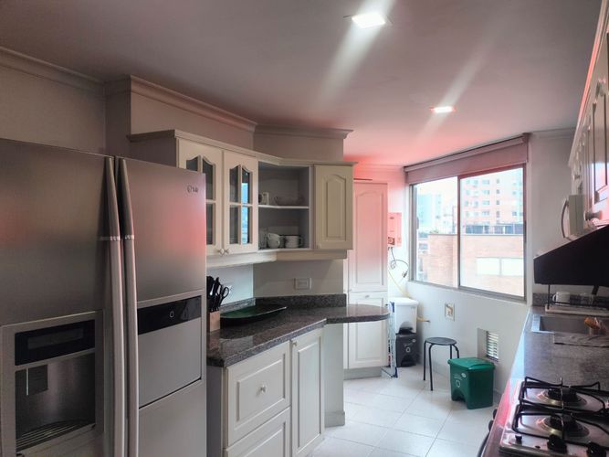Apartamento de 3 alcobas en arriendo en El Poblado, Medellín, 159 m² · foto 6 de 19