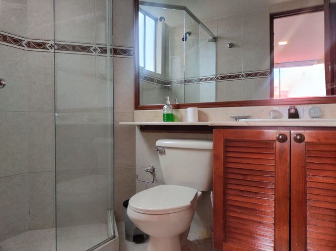 Apartamento de 3 alcobas en arriendo en El Poblado, Medellín, 159 m² · foto 17 de 19