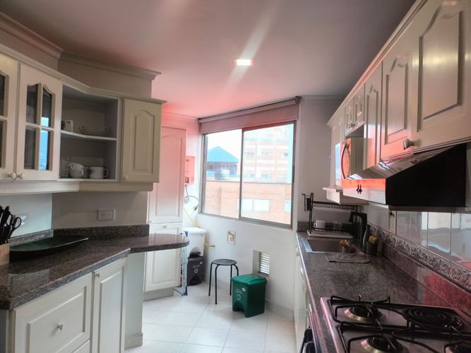 Apartamento de 3 alcobas en arriendo en El Poblado, Medellín, 159 m² · foto 8 de 19