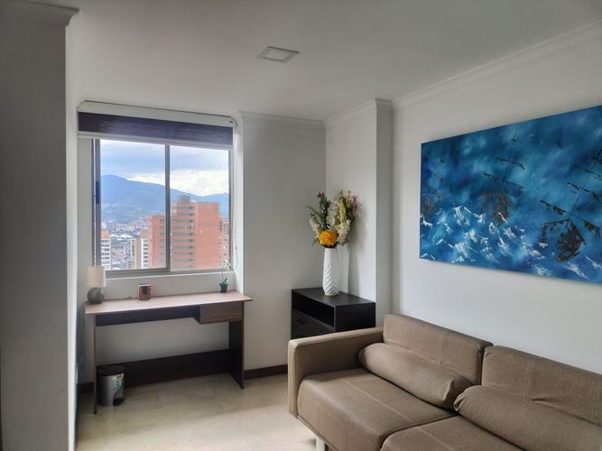 Apartamento de 3 alcobas en arriendo en El Poblado, Medellín, 159 m² · foto 9 de 19