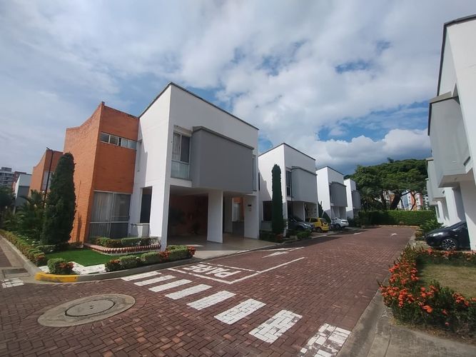 Casa de 3 alcobas en venta en Senderos Del Lili, Cali, 97 m² · foto 2 de 17