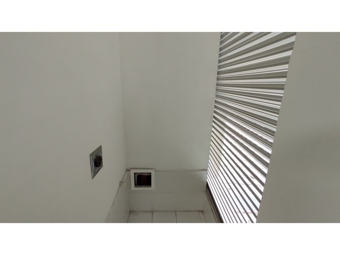 Bodega en arriendo en La Esmeralda, Itagüí, 200 m² · foto 6 de 14