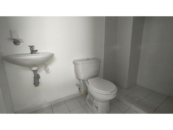 Bodega en arriendo en La Esmeralda, Itagüí, 200 m² · foto 7 de 14