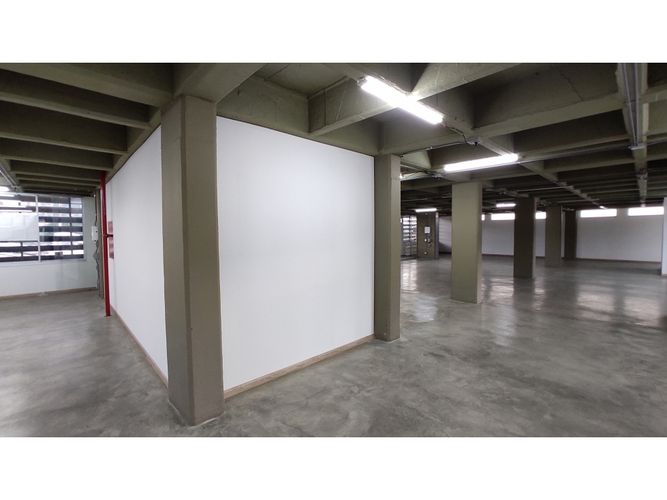 Bodega en arriendo en La Esmeralda, Itagüí, 200 m² · foto 8 de 14