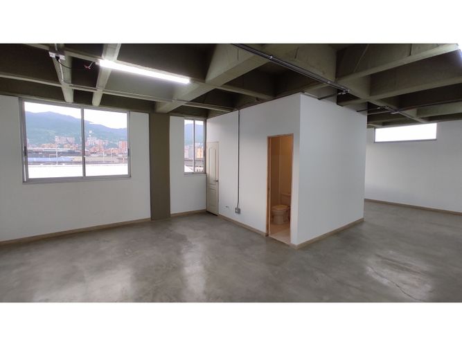 Bodega en arriendo en La Esmeralda, Itagüí, 200 m² · foto 9 de 14