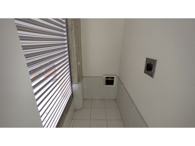 Bodega en arriendo en La Esmeralda, Itagüí, 200 m² · foto 11 de 14