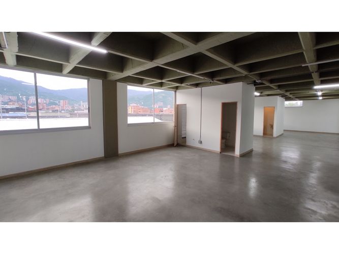 Bodega en arriendo en La Esmeralda, Itagüí, 200 m² · foto 12 de 14