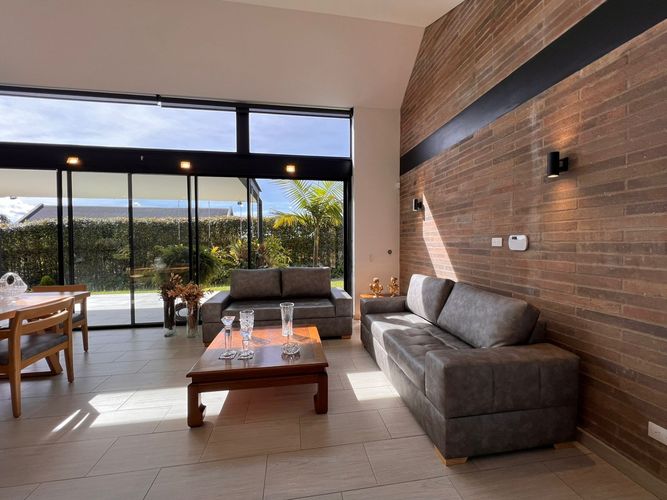 Casa de 3 alcobas en venta en Loma Del Chocho, Envigado, 280 m² · foto 16 de 20