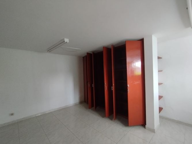 Oficina en arriendo en Cambulos, Pereira, 100 m² · foto 8 de 9