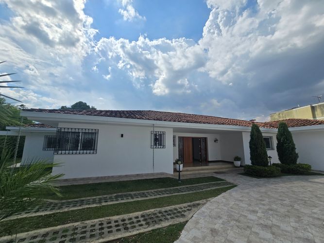 Casa de 5 alcobas en venta en Ciudad Jardin, Cali, 1543 m² · foto 4 de 24