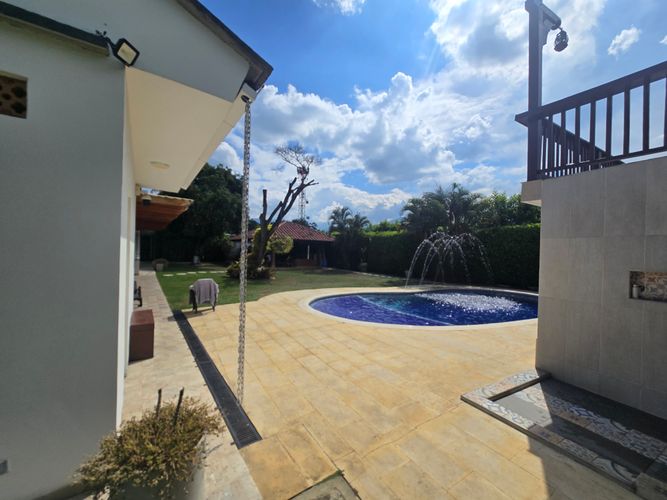 Casa de 5 alcobas en venta en Ciudad Jardin, Cali, 1543 m² · foto 2 de 24