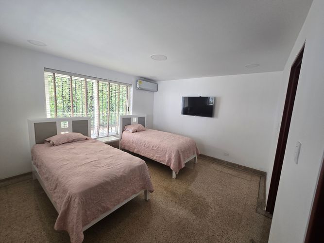 Casa de 5 alcobas en venta en Ciudad Jardin, Cali, 1543 m² · foto 17 de 24