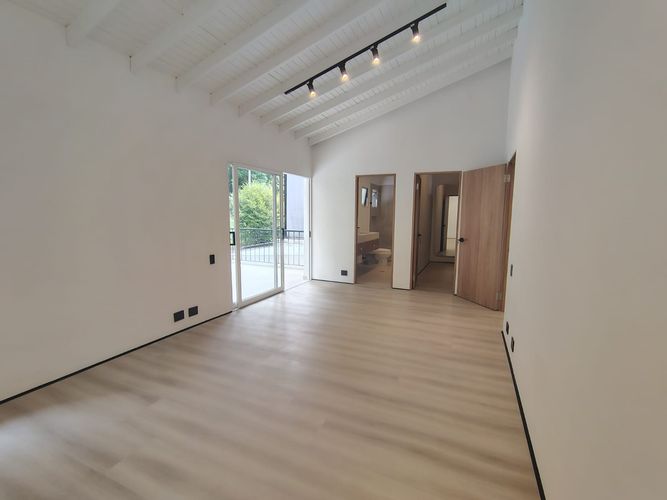 Casa de 3 alcobas en arriendo en El Poblado, Medellín, 320 m² · foto 8 de 20