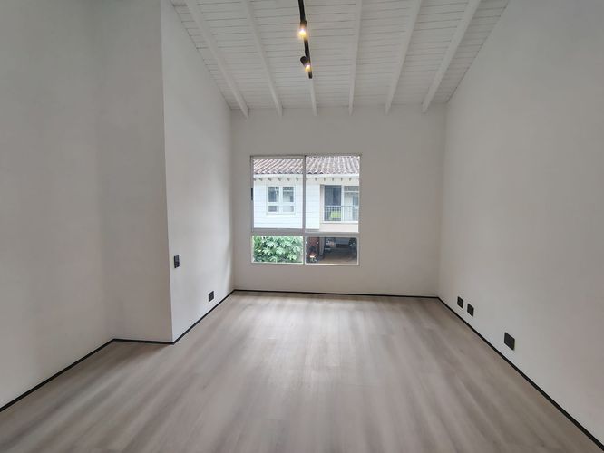 Casa de 3 alcobas en arriendo en El Poblado, Medellín, 320 m² · foto 13 de 20