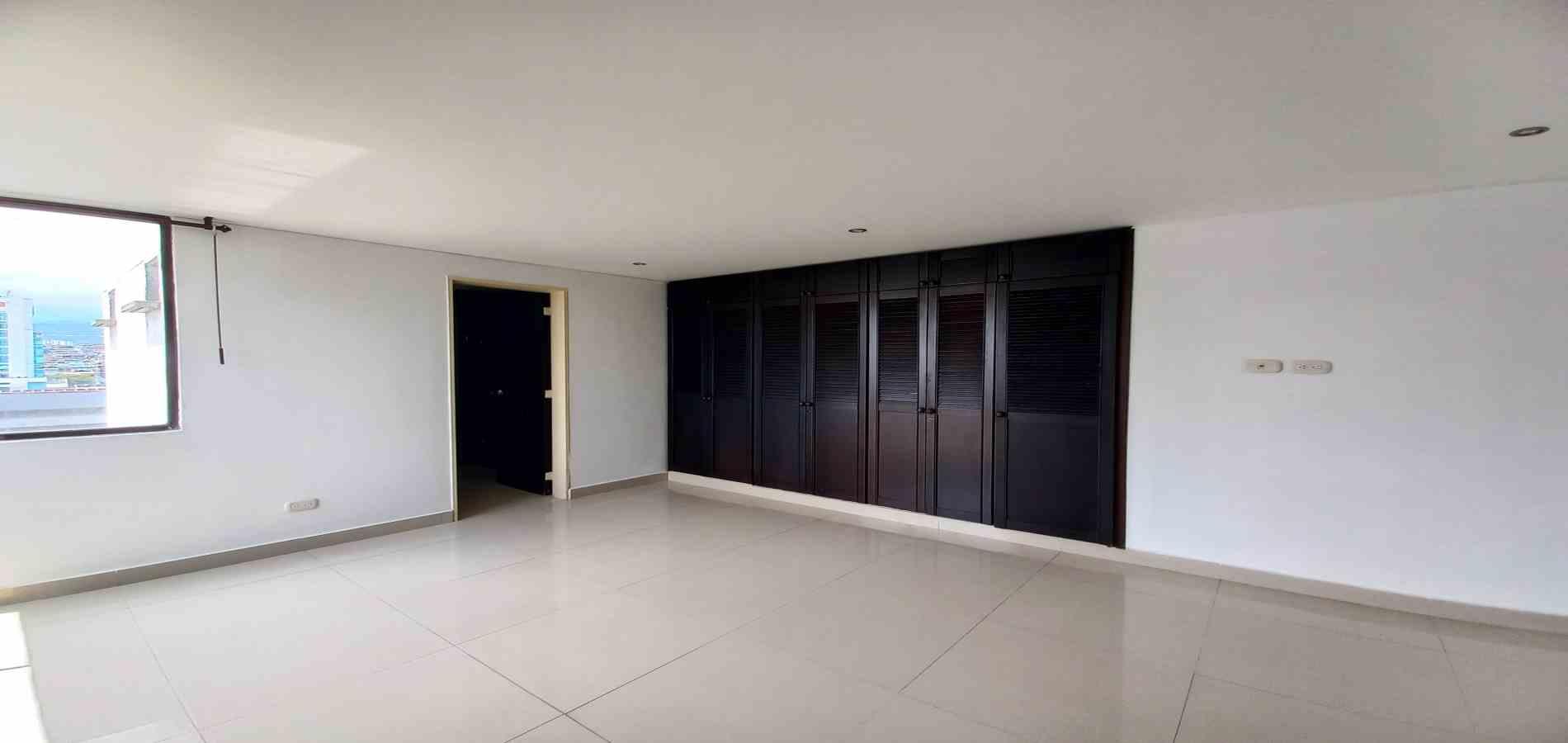 Apartamento en venta en Sector Plaza De Bolivar, Pereira · foto 3 de 23