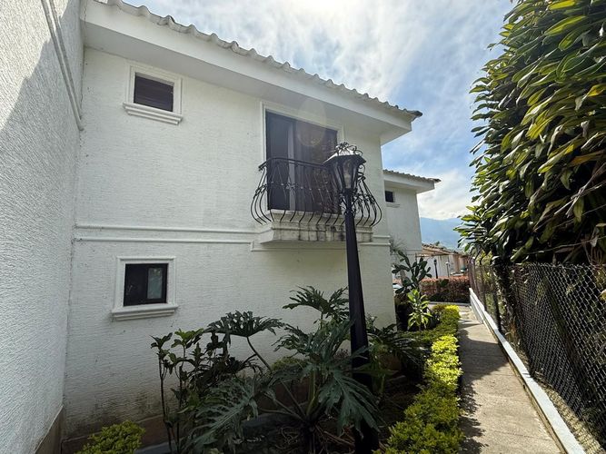Casa de 4 alcobas en venta en Norte De Armenia, Armenia, 155 m² · foto 2 de 11