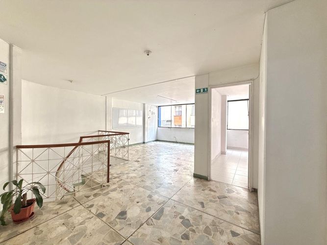 Local en arriendo en Sector Plaza De Bolivar, Pereira, 120 m² · foto 2 de 12
