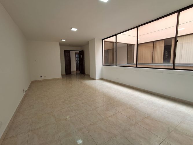 Oficina en arriendo en Sector Lago Uribe, Pereira, 38 m² · foto 3 de 8