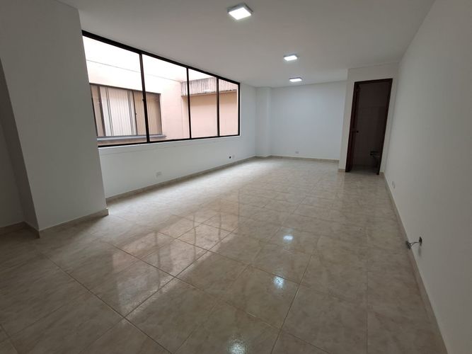 Oficina en arriendo en Sector Lago Uribe, Pereira, 38 m² · foto 4 de 8